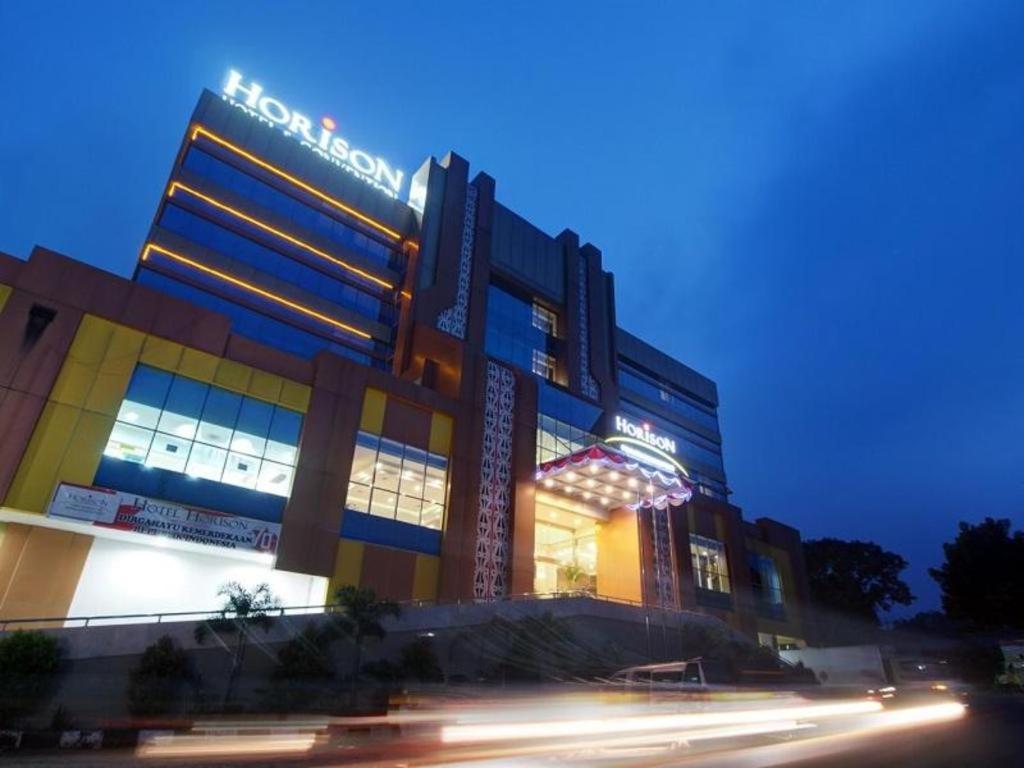 Horison Hotel Pematang Siantar Exterior photo