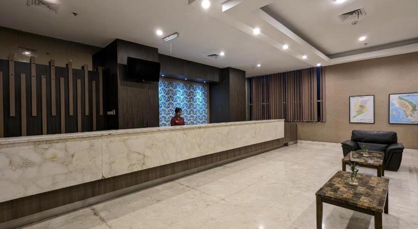 Horison Hotel Pematang Siantar Exterior photo
