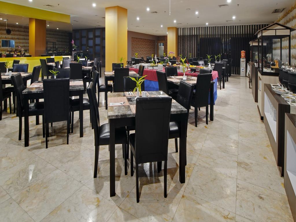 Horison Hotel Pematang Siantar Exterior photo