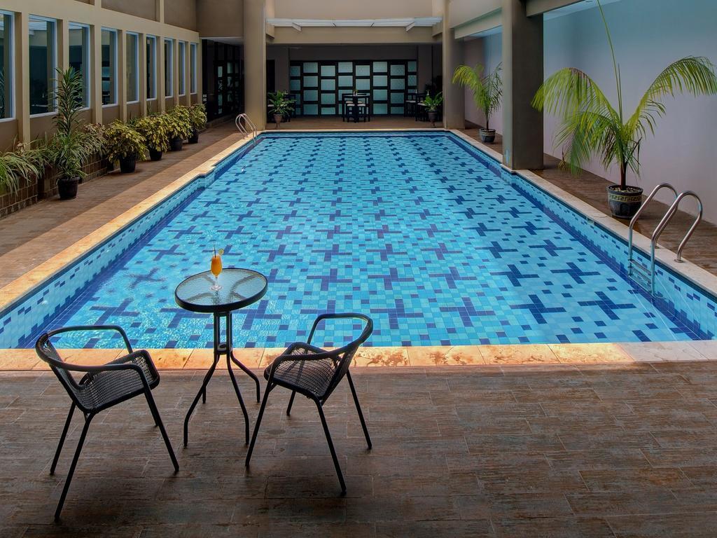 Horison Hotel Pematang Siantar Exterior photo