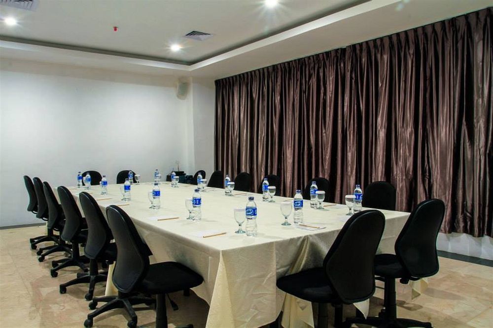 Horison Hotel Pematang Siantar Exterior photo